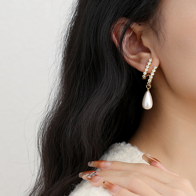 Feeling Bold Earrings