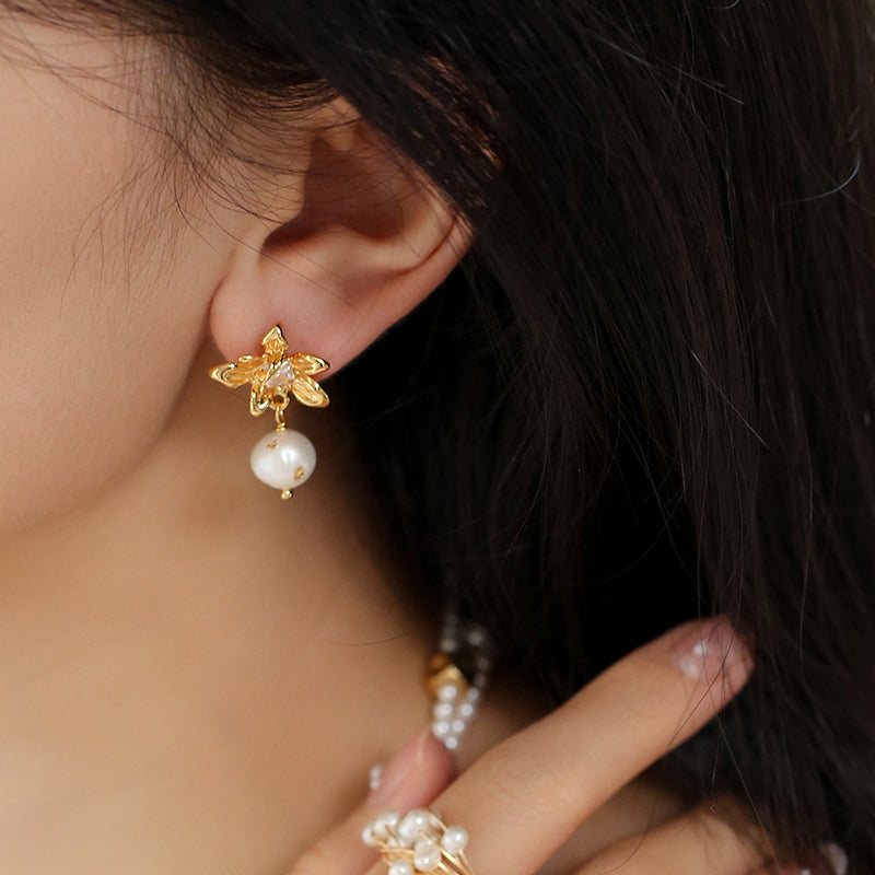 Falling Floral Pearl Earrings