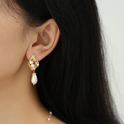 Flower Cluster Pearl Earrings
