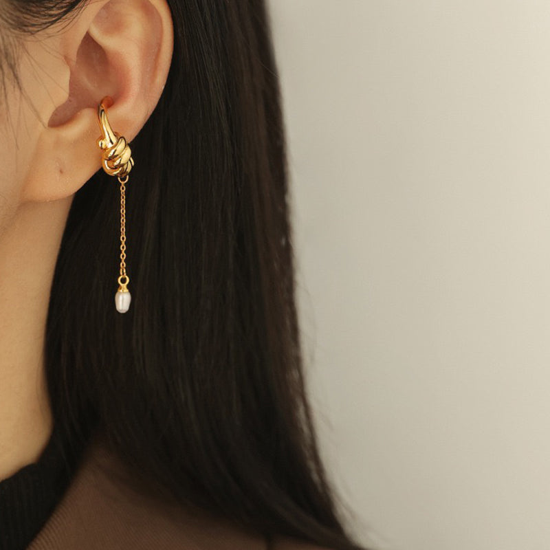 Bright Moon Pearl Ear Cuff